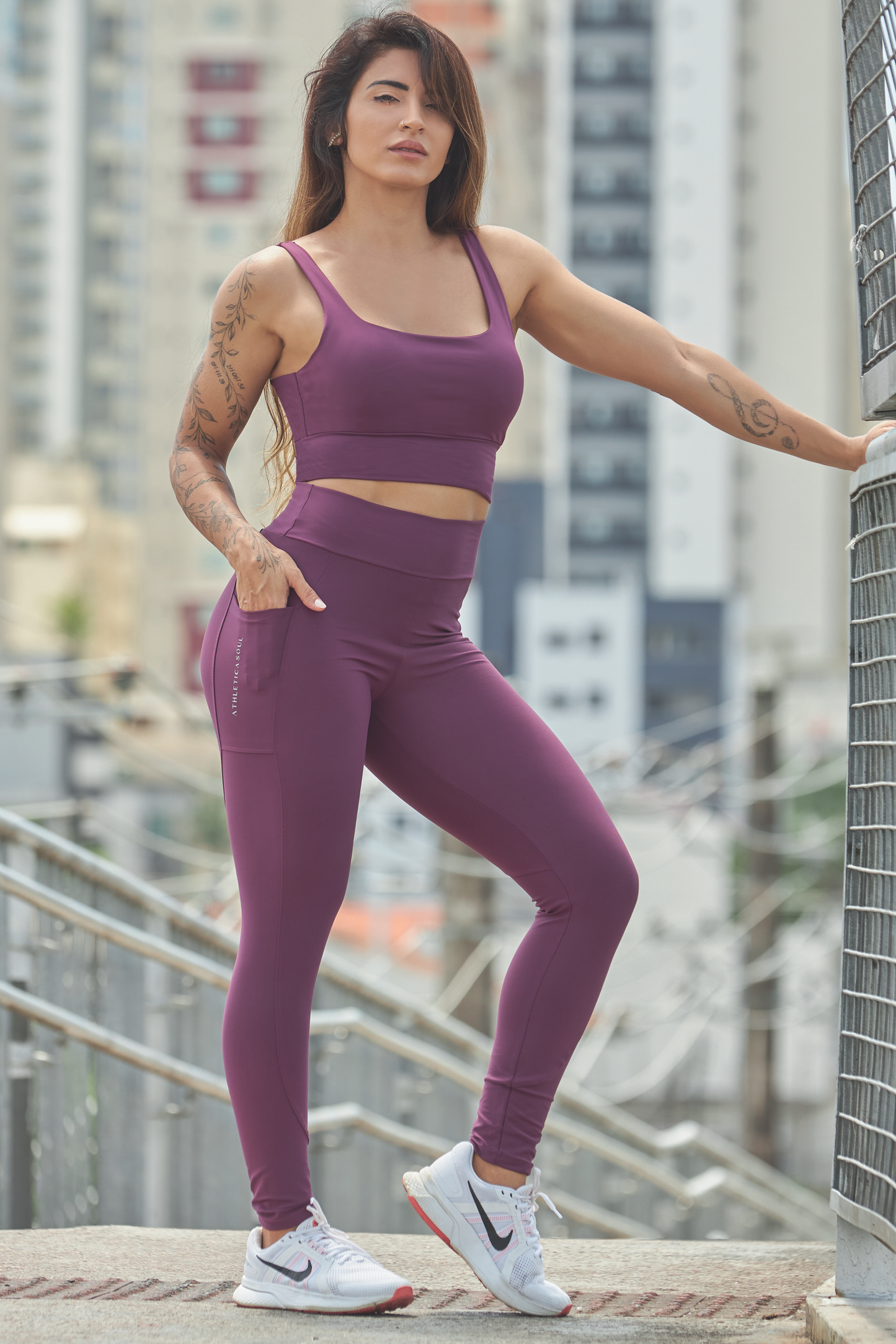 Legging c/ Bolso e Recortes